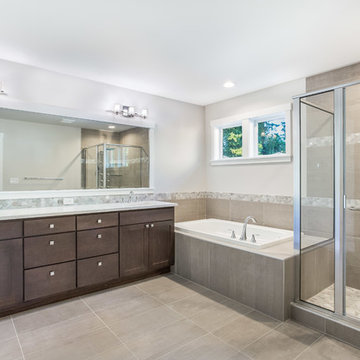 3402 Upstairs Master Bathroom w/ Spa Shower