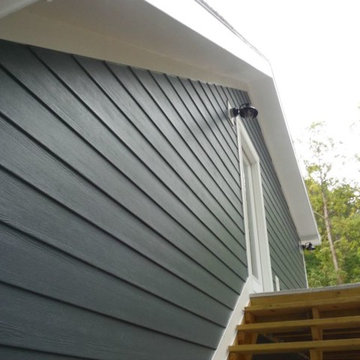 James Hardie Evening Blue Siding W/ Arctic White HardieTrim | Lake Ozark, MO.