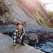 Ryan Hansen's photo