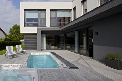 This is an example of a contemporary pool in Malmo.