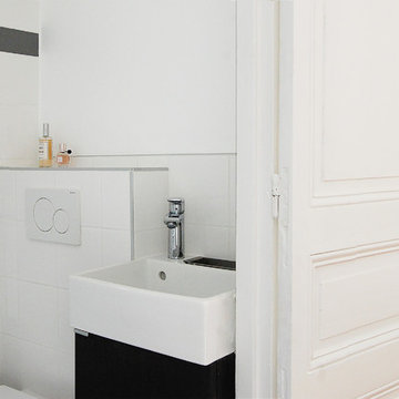Une salle de bains dans les anciens toilettes