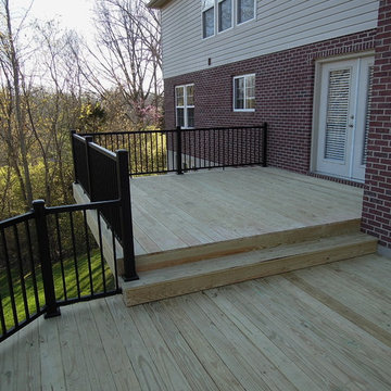 Pressure Treared Deck w/Aluminum Railing, White Oak Ohio area
