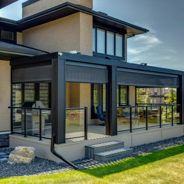 StruXure Adjustable Pergola with Phantom Motorized Screens