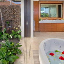 Io - Outdoor shower