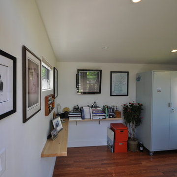 A Modern Backyard Home Office