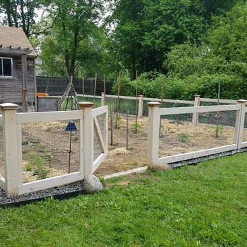 Portsmouth Wood & Wire Garden Fence