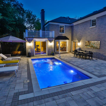 Hinsdale, IL Compact Rectilinear Swimming Pool with Automatic Pool Cover