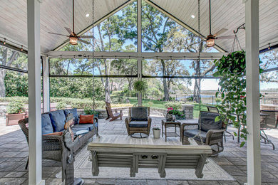 Example of a transitional home design design in Jacksonville
