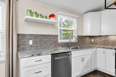 Example of a minimalist home design design in Columbus