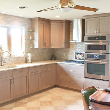 "R" Kitchen