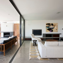 tv/fireplace?