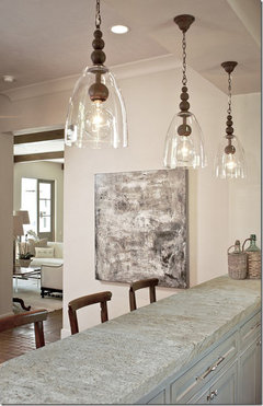 Need help in Pendant light spacing over an 8foot island.