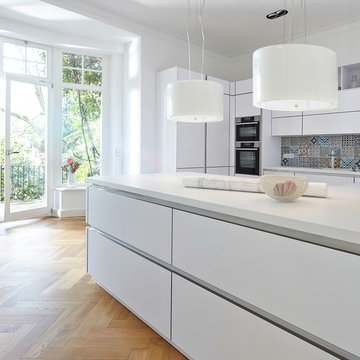 contemporary white kitchen