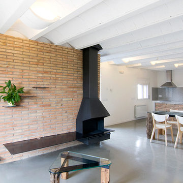 HOUSE REBUILT FOR A RURAL GUEST HOUSE IN SANT CLIMENÇ