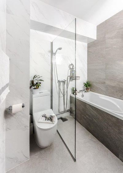 Modern Bathroom by DISTINCTidENTITY Pte Ltd