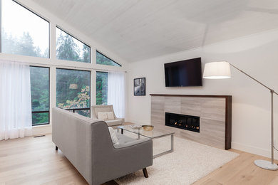 Trendy living room photo in Vancouver