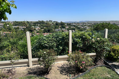 Inspiration for a landscaping in Los Angeles.