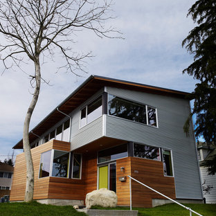Kleines, Zweistöckiges Industrial Haus mit Mix-Fassade in Seattle