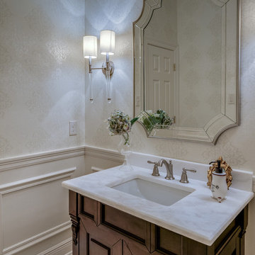 Luxurious Master Bathrooms