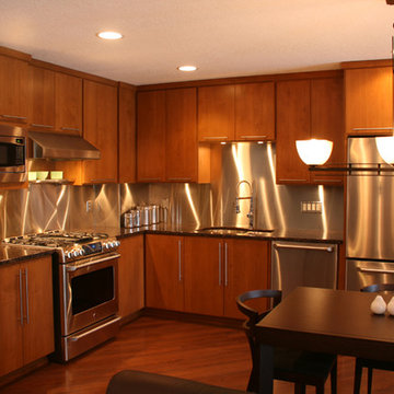 KITCHEN GALLERY