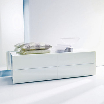 Dressers & Nightstands