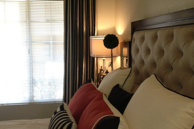 Bedroom - contemporary bedroom idea in Phoenix