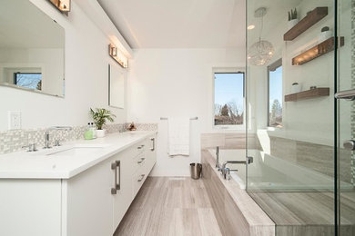 Inspiration for a contemporary bathroom remodel in Los Angeles