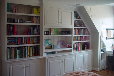 Family room - traditional family room idea in Baltimore