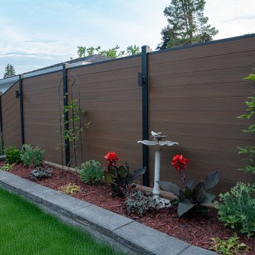Modern Composite Privacy Fence with Integrated Lighting