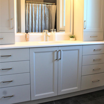 Showplace EVO Kids’ Bath in Edgewater Gunsmoke