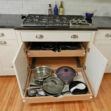 Retro kitchen for 1950 Santa Fe residence