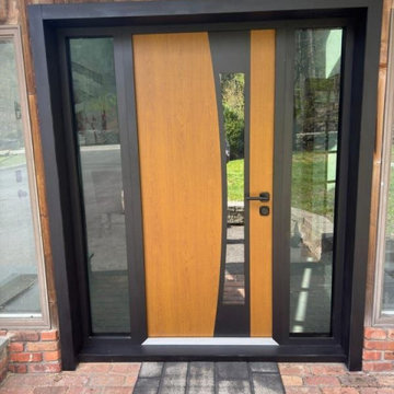 CYNEX 6116-Oak with 2 16" sidelights