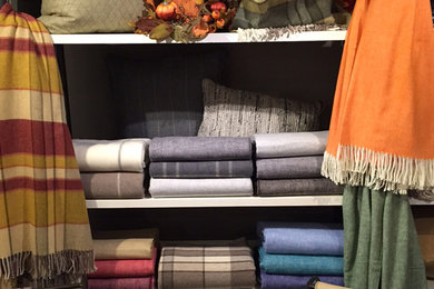 Decorative Throws for Color Accents and Cozy Comfort