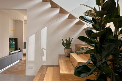 Moderne Treppe mit Holz-Setzstufen in Stuttgart