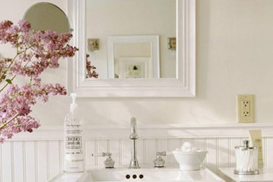Elegant bathroom photo in Toronto