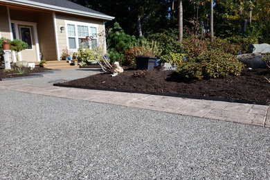 Inspiration for a contemporary landscaping in Seattle.