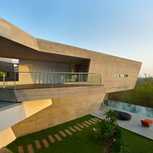 Houzz Tour: An Alibaug Home Defies The Norm With its Edges