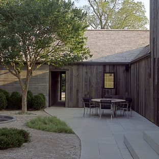 Eklektisches Garten im Innenhof mit Wasserspiel in New York