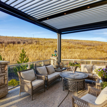 Adjustable StruXure Pergola & Lower Walkout Enclosed with Phantom Screens