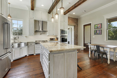 Kitchen photo in New Orleans