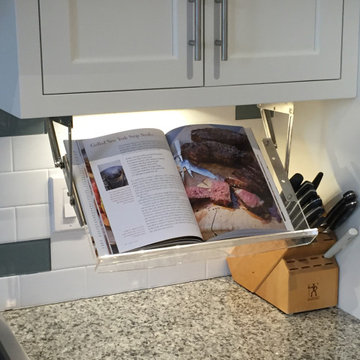 Kitchen Special Features: Pull down Book Holder