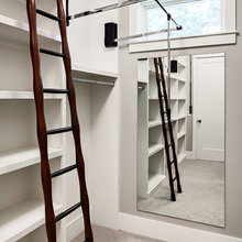 Storage/Closets/Cabinets