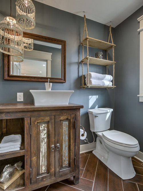 Landhausstil Gästetoilette & Gäste-WC mit profilierten Schrankfronten