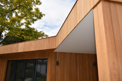Inspiration for a large contemporary detached office/studio/workshop in Surrey.