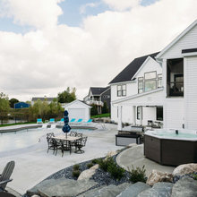 Pool/Back Yard Mont Rue