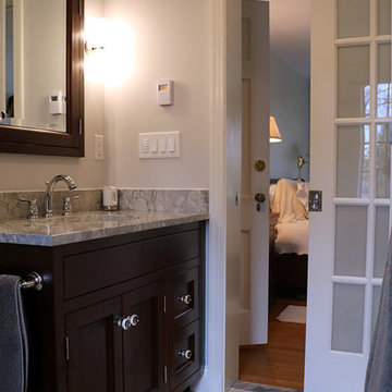 Space-Saving Bathroom Renovation