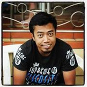 Zu Deadjoke's photo