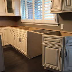 CREAM GLAZE MAPLE KITCHEN - Products