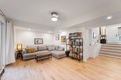 Inspiration for a contemporary living room remodel in Ottawa