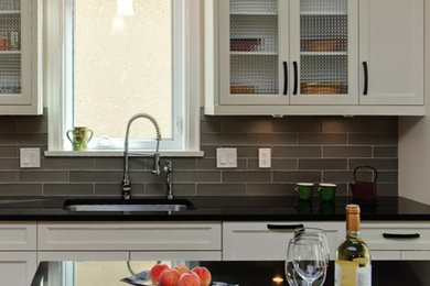 Kitchen - kitchen idea in Vancouver